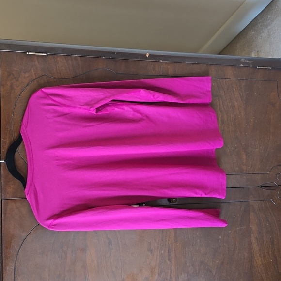 Nike Women's Magenta Long Sleeve Tee, Size Small, New With Tags - Picture 3 of 10